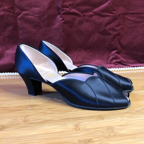 Vintage sz 9 Black Satin Pink Lined Bedroom Slippers Boudoir Pinup Glamour Glam - Picture 2 of 7